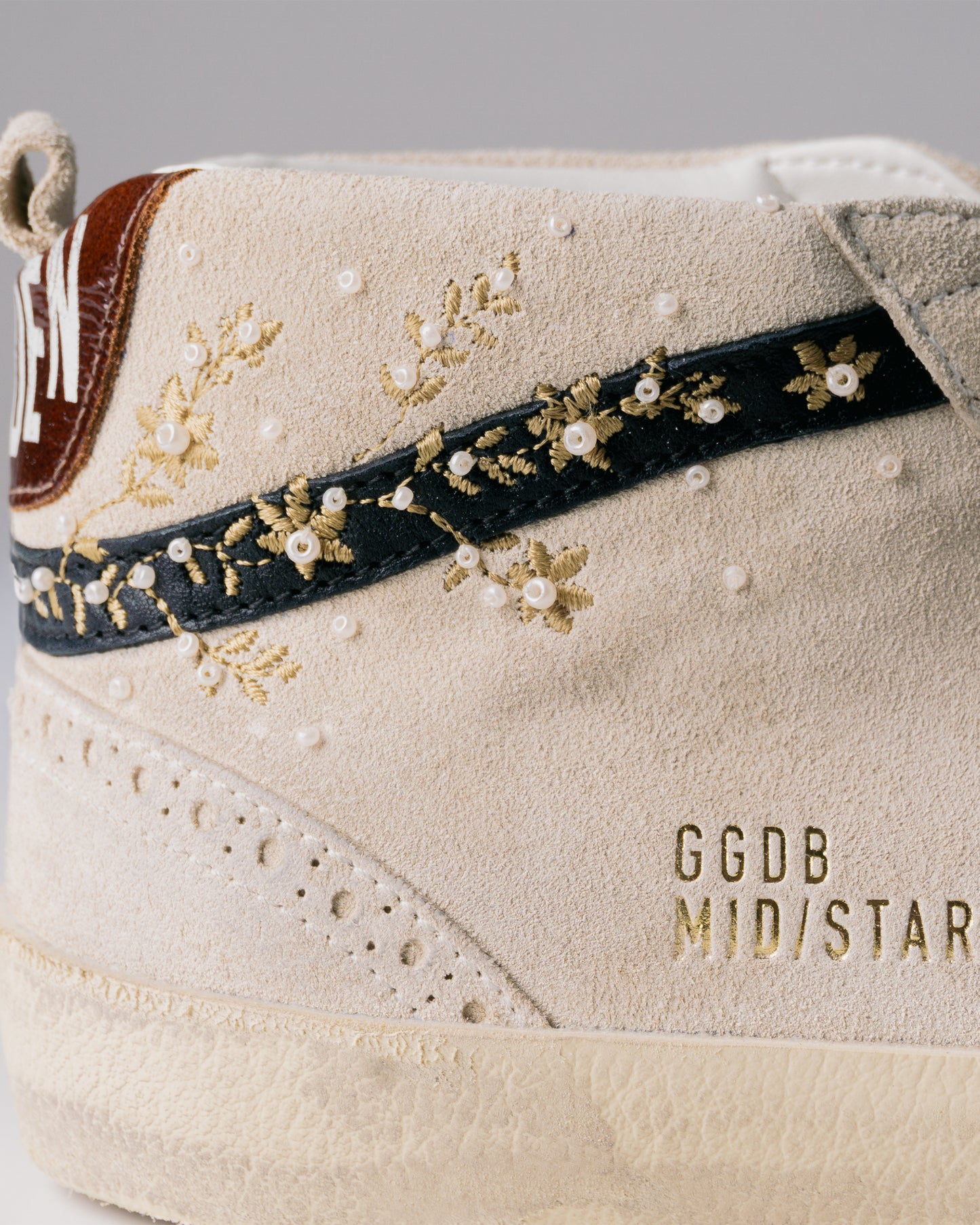 GOLDEN GOOSE Mid Star Suede Upper Naplack Star & Heel Nappa with Embroidery and Beads Wave