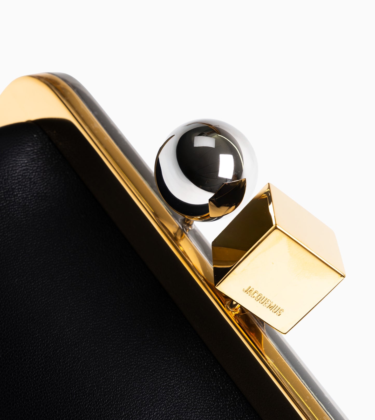 JACQUEMUS La Pochette Salon